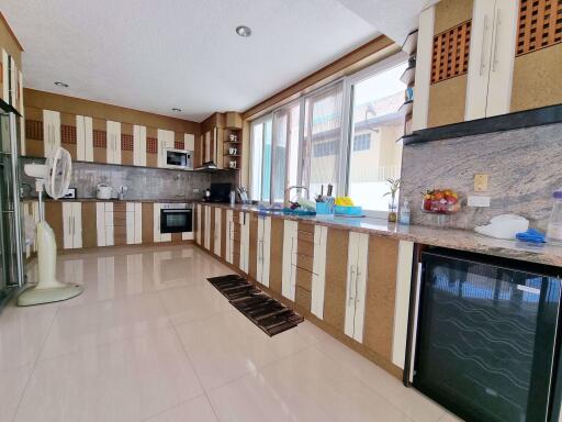 3 Bedrooms House in El Grande East Pattaya H010039