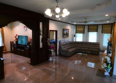 6 Bedrooms House East Pattaya H009603