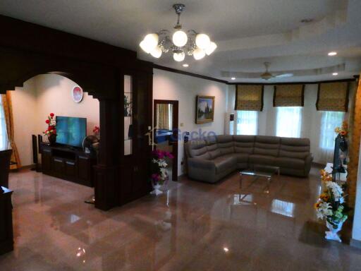 6 Bedrooms House East Pattaya H009603