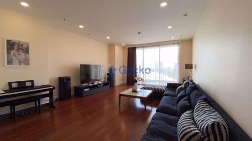 3 Bedrooms Condo in The Cove Pattaya Wongamat C010113