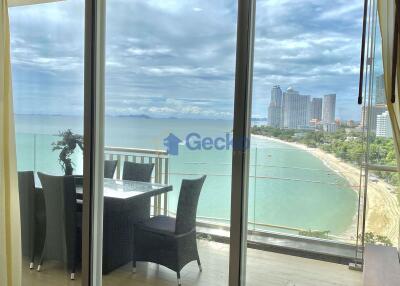 3 Bedrooms Condo in The Cove Pattaya Wongamat C010113