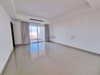 4 Bedrooms Condo in The Club House Residence Pratumnak C009768