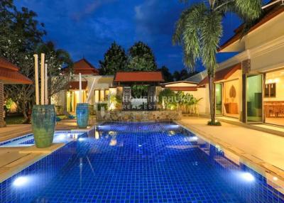 Exclusive 5-Bed Pool Villa near Boat Avenue