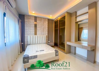 For RENT House Pool Villa 4 Bedrooms 221 Sqm Fully Furnished Huay Yai / R-0283T