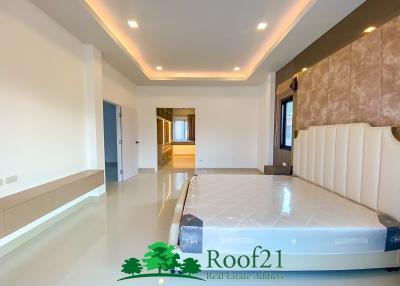 For RENT House Pool Villa 4 Bedrooms 221 Sqm Fully Furnished Huay Yai / R-0283T