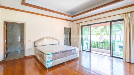 Spacious 7-Bedroom Villa near Nai Harn Beach