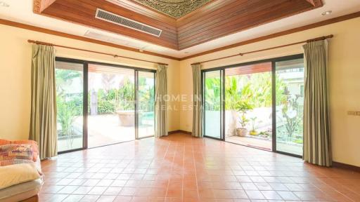 Spacious 7-Bedroom Villa near Nai Harn Beach