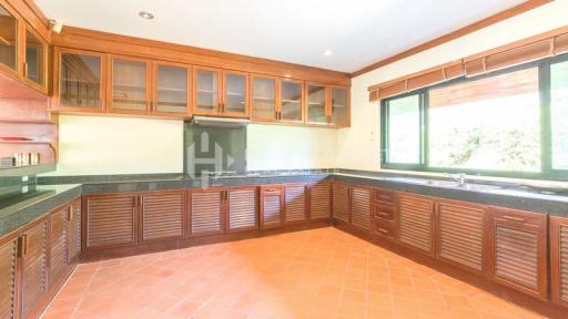 Spacious 7-Bedroom Villa near Nai Harn Beach