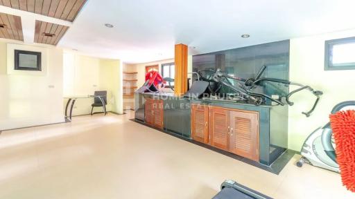 Spacious 7-Bedroom Villa near Nai Harn Beach