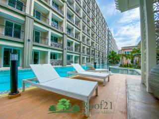 Brand new modern-luxury condo Fully furnished, ready for you to move in NOW /P-0032D