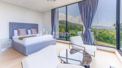 Modern 5-Bed Sea View Villa in Layan