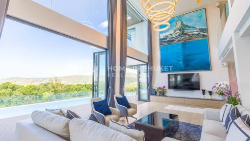 Modern 5-Bed Sea View Villa in Layan