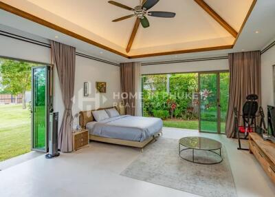 Magnificent 5-Bed Lakeside Villa