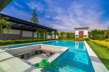 The Epitome of Luxury living in Pattaya, Thailand - The Stunning 8BR/10BTH Pool Villa   S-0549Y