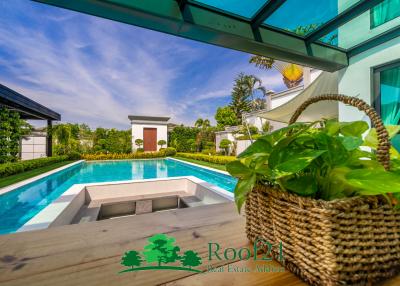 The Epitome of Luxury living in Pattaya, Thailand - The Stunning 8BR/10BTH Pool Villa   S-0549Y