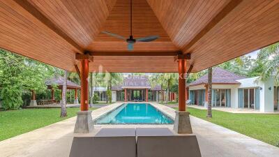 Exquisite Thai-Style Pool Villa near Beach