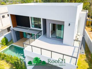 Brand New Modern style Pool Villa with Smart home system ready to move in / OP-0142D