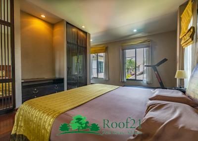 Large Family House with private pool for sale at Soi Siam Country Club