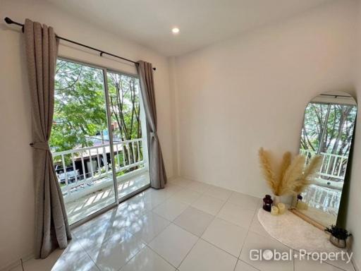 Modern and beautiful decorated Townhome in East-Pattaya