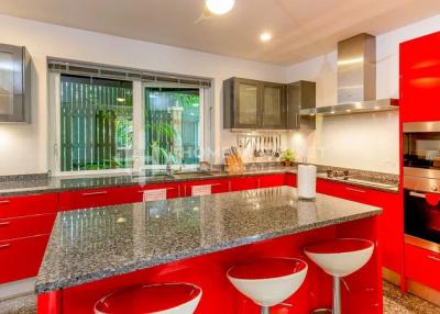 19 Room Guesthouse & 6 Bedroom Villa in Patong