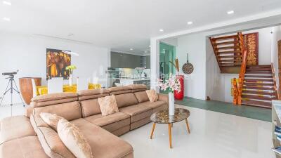 Sea View 3-Bed Villa Overlooking Patong