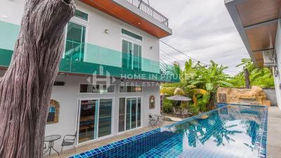 8 Bedrooms Loft-style Pool Villa in Rawai