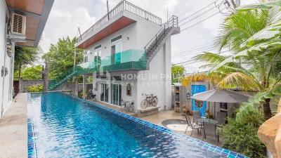 8 Bedrooms Loft-style Pool Villa in Rawai