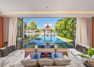 Luxury Villa with Private Yacht Berth