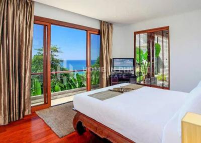 6-Bed Thai Traditional Sea View Villa