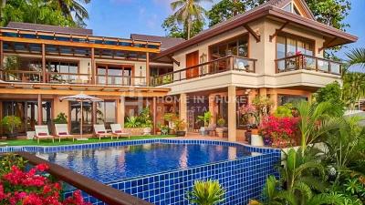 Oceanfront 4-Bed Pool Villa in Kata