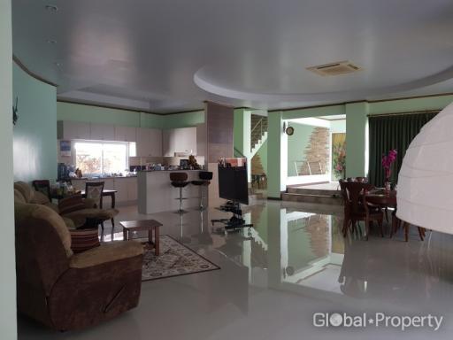 Pool villa Pattaya for sale