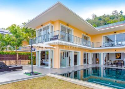 Hillside 4-Bed Pool Villa in Chalong