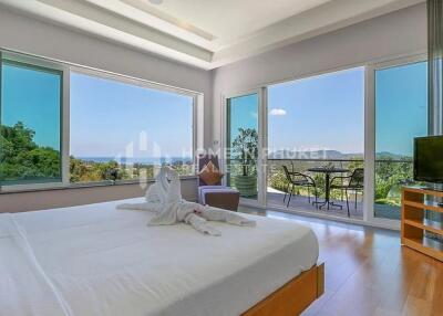 Grand 6 Bed Sea View Villa in Bangtao