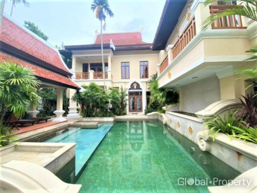 Fantastic house with private pool
