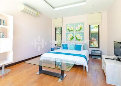 Tropical 4-Bed Modern Pool Villa in Bangtao