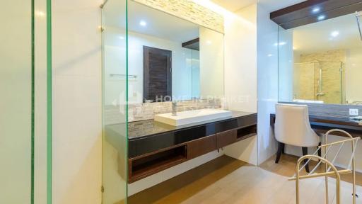 Spacious 1-Bed Condo in Bangtao