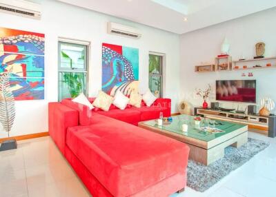 Contemporary 3-Bed Pool Villa in Nai Harn