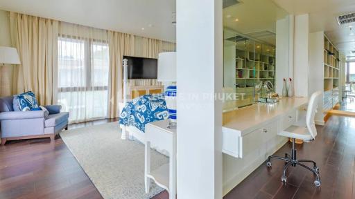 4-Bed Marina Penthouse with Private Berth