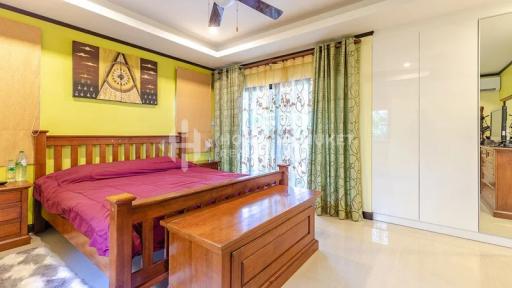 6-Bed Family Home near Golf Course