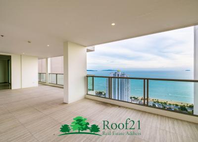 Penthouses Beachfront Project 5 Bedrooms For Sale in Pattaya S-0415Y