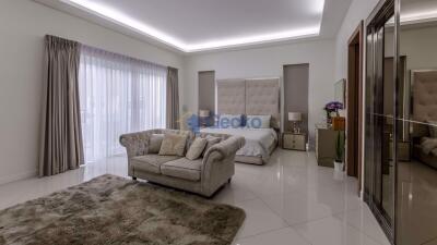 4 Bedrooms House East Pattaya H008150