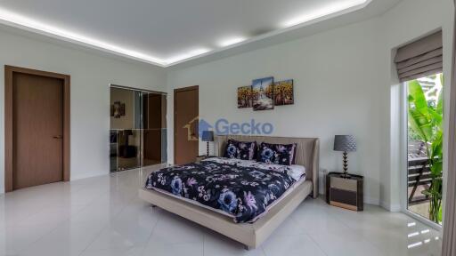 4 Bedrooms House East Pattaya H008150