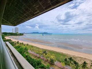 4 Bedrooms Condo in Baan Somprasong Na Jomtien C010087