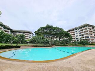 4 Bedrooms Condo in Baan Somprasong Na Jomtien C010087