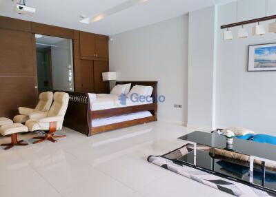 Studio Condo in Ananya Beachfront Condominium Wongamat C009040