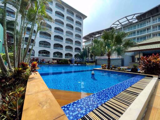 2 Bedrooms Condo in Tudor Court Pratumnak C002864