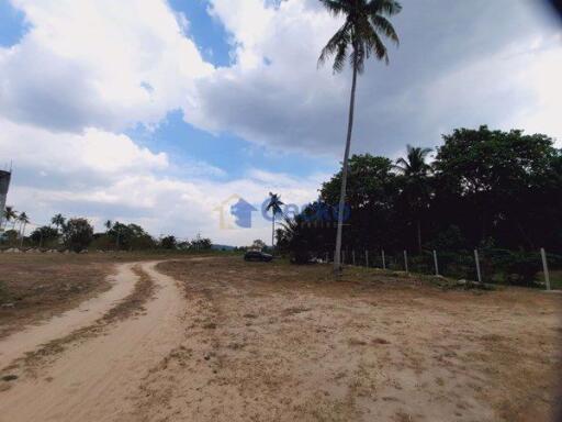 Land available in Huay Yai L009131