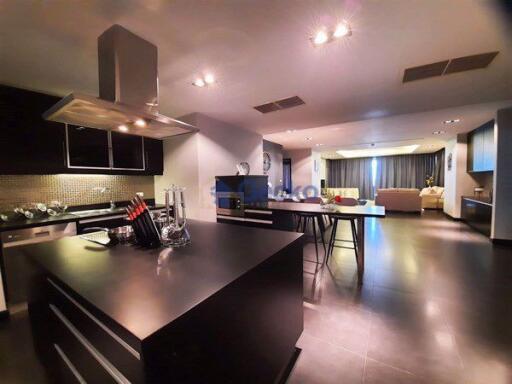 3 Bedrooms Condo in The Residences at Dream Pattaya Na Jomtien C009128