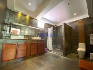 4 Bedrooms House Huay Yai H009773