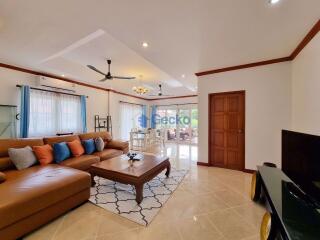 3 Bedrooms House in Supanuch Village East Pattaya H009354